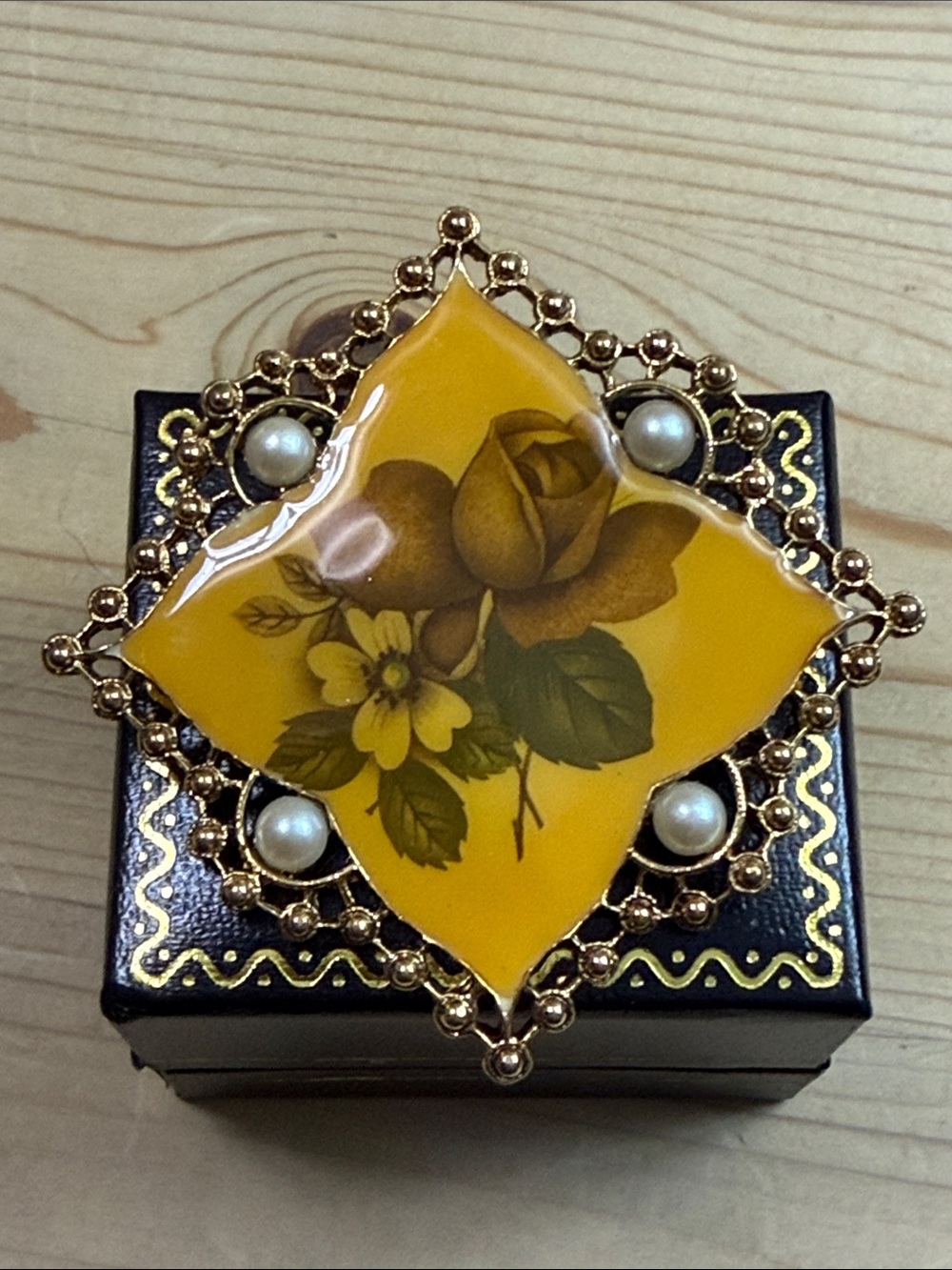 Fashion Jewelry Yellow Floral Enamel and Faux Pearl Brooch